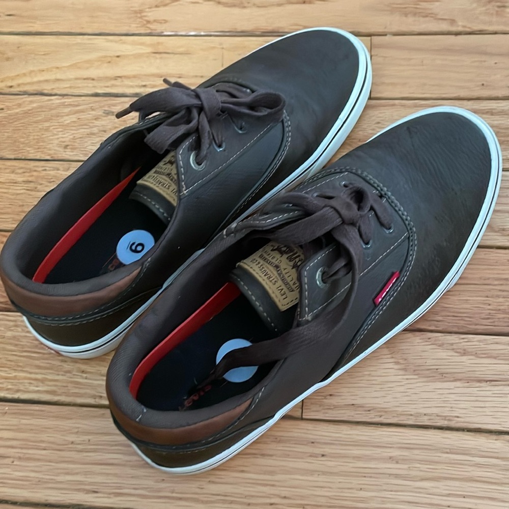Levi’s low cut shoes